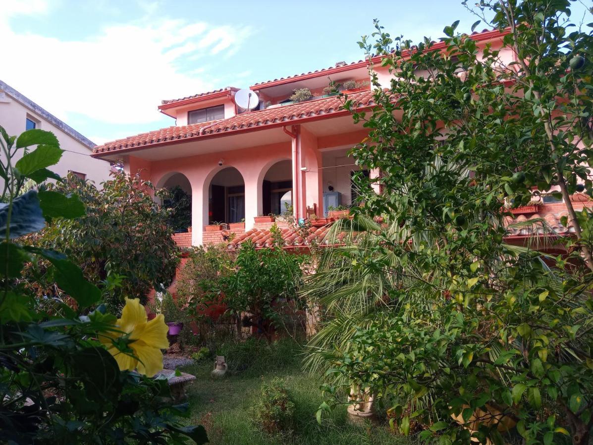 Villa Corrias Siliqua Exterior foto